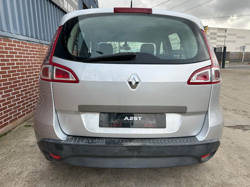 RENAULT SCENICIII 1.5 DCI 110CH FAP AUTHENTIQUE 2011