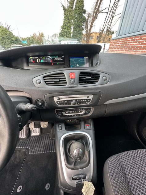 RENAULT SCENICIII 1.5 DCI 110CH FAP AUTHENTIQUE 2011