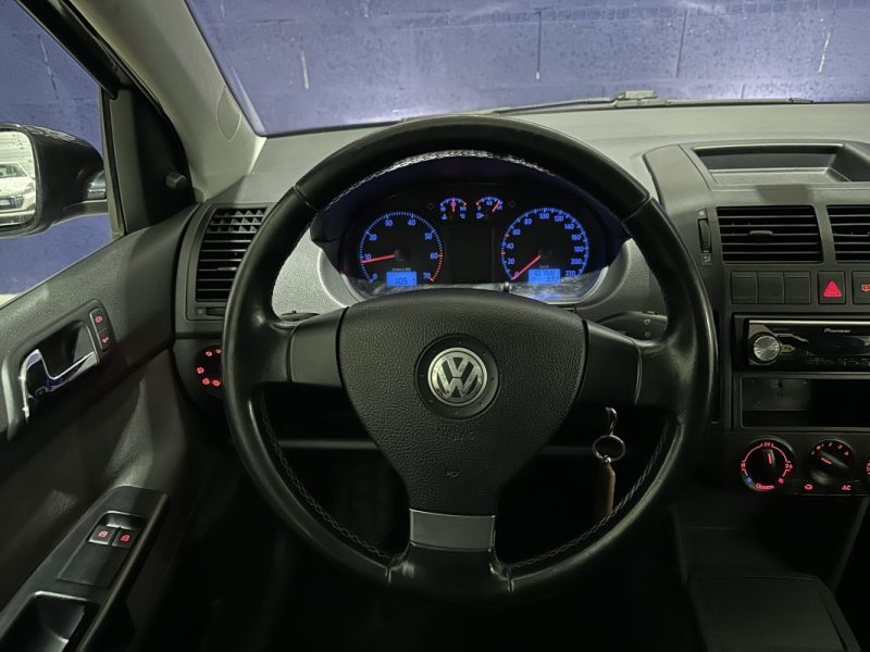 VOLKSWAGEN  POLO 1.2i 70cv phase 2 BVM CONFORT LINE / CLIM /  2007