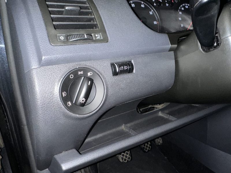 VOLKSWAGEN  POLO 1.2i 70cv phase 2 BVM CONFORT LINE / CLIM /  2007