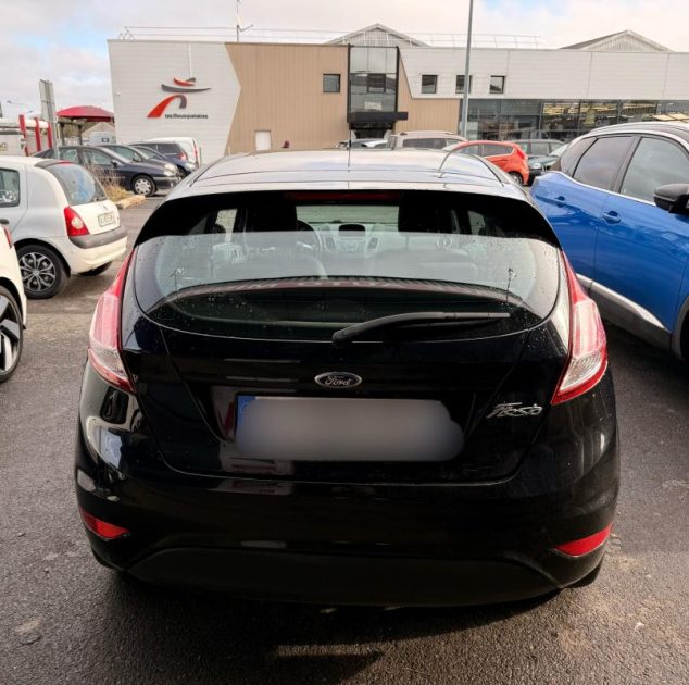FORD FIESTA 1.25 82CH VIDANGE OK - SIEGE CHAUFFANT - IDEAL JEUNE CONDUCTEUR  2015