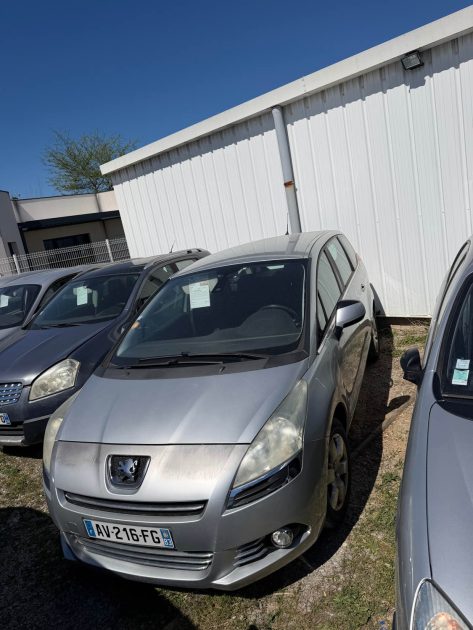 Peugeot 5008 1.6 HDI 110 7 Place 