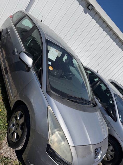Peugeot 5008 1.6 HDI 110 7 Place 