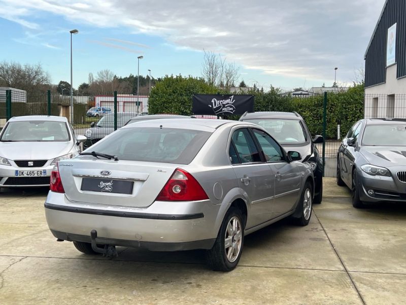 Ford Mondeo 2.0 TDCi Titanium 130 / Garantie 3/12 Mois