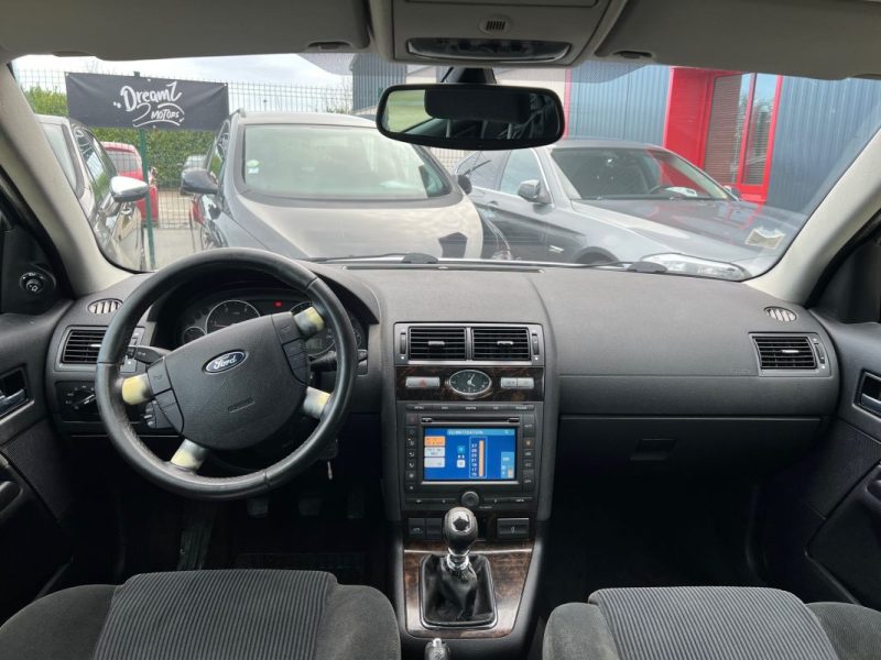 Ford Mondeo 2.0 TDCi Titanium 130 / Garantie 3/12 Mois