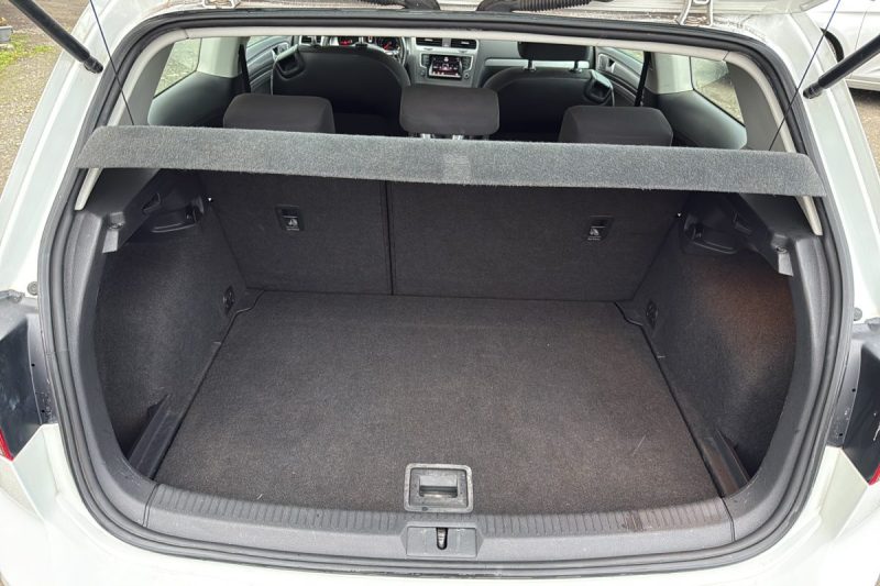 VOLKSWAGEN GOLF VII 1.6 TDI 105 CH BLUEMOTION TECHNOLOGY  CONFORTLINE 3P  Garantie
