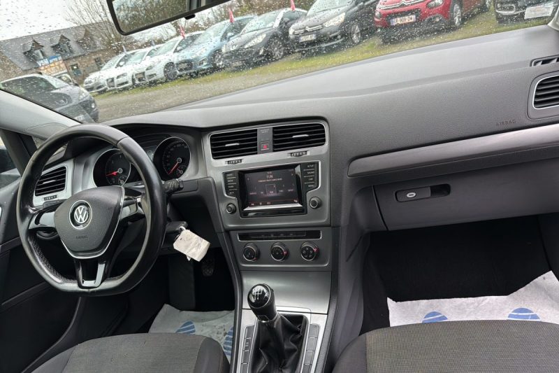 VOLKSWAGEN GOLF VII 1.6 TDI 105 CH BLUEMOTION TECHNOLOGY  CONFORTLINE 3P  Garantie