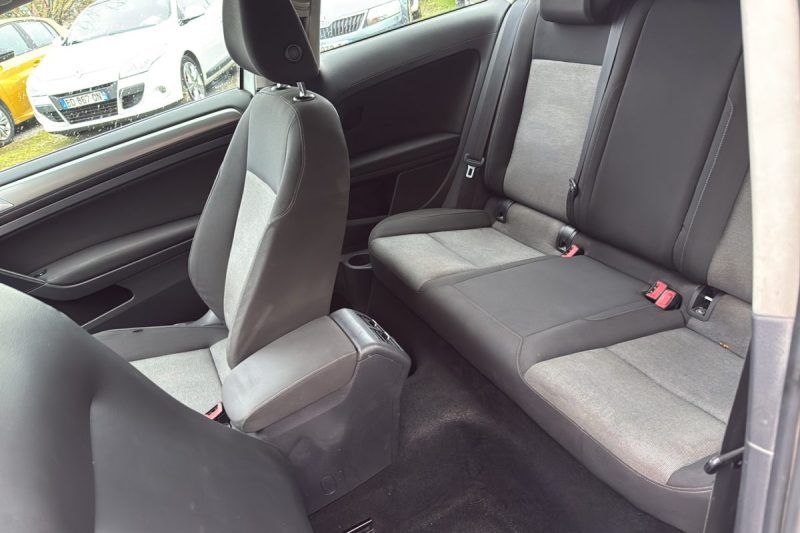 VOLKSWAGEN GOLF VII 1.6 TDI 105 CH BLUEMOTION TECHNOLOGY  CONFORTLINE 3P  Garantie