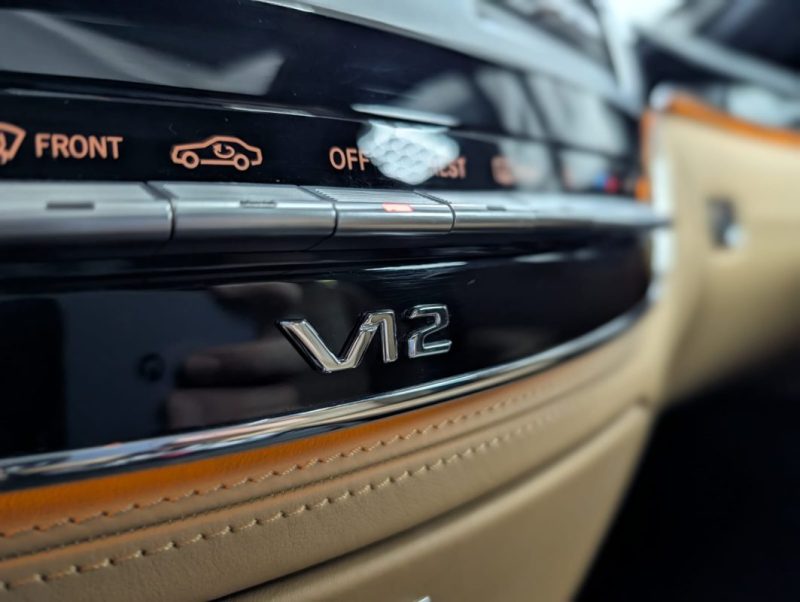 MERCEDES CLASSE S600 5.5 V12 517 cv LIMOUSINE