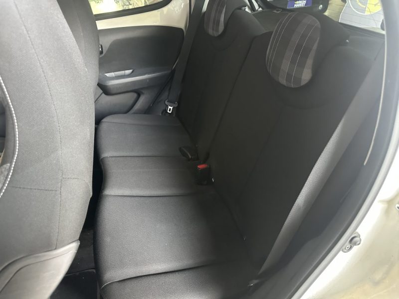 PEUGEOT 108 1.0 vti 72 ch bvm  STYLE  / TOIT OUVRANT / CAR PLAY 2018