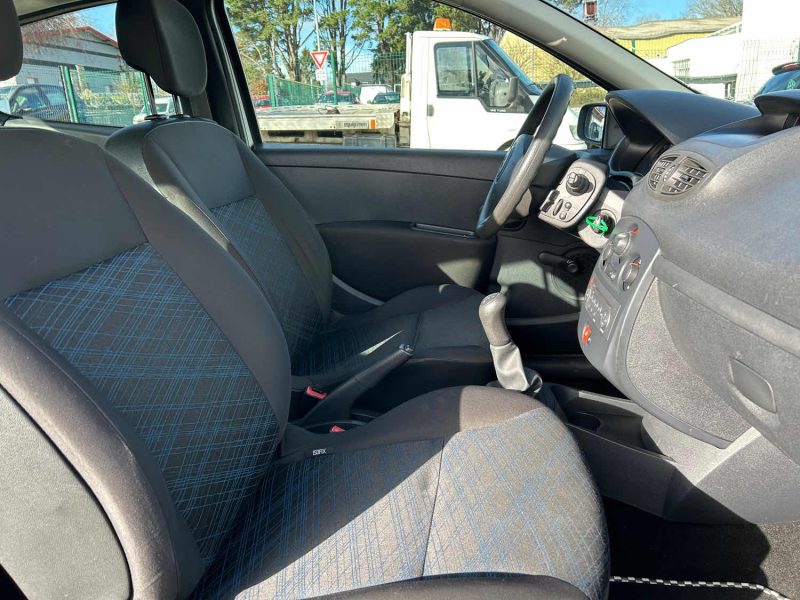 RENAULT CLIO 1.2 ESSENCE 75CH 2008