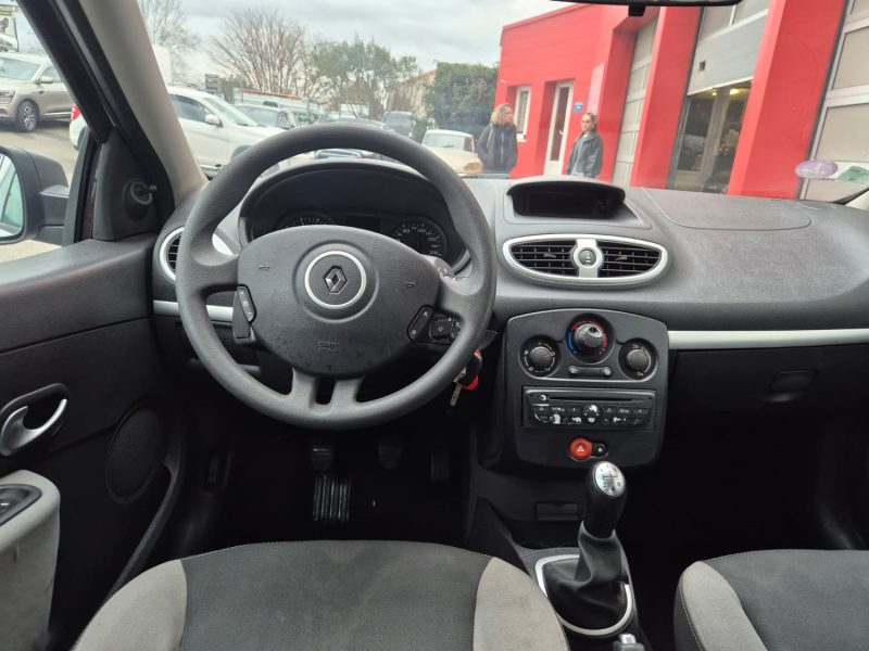 RENAULT CLIO III 1.2 16V 75 ECO2 AUTHENTIQUE 2011