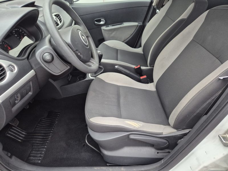 RENAULT CLIO III 1.2 16V 75 ECO2 AUTHENTIQUE 2011
