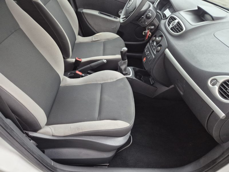 RENAULT CLIO III 1.2 16V 75 ECO2 AUTHENTIQUE 2011