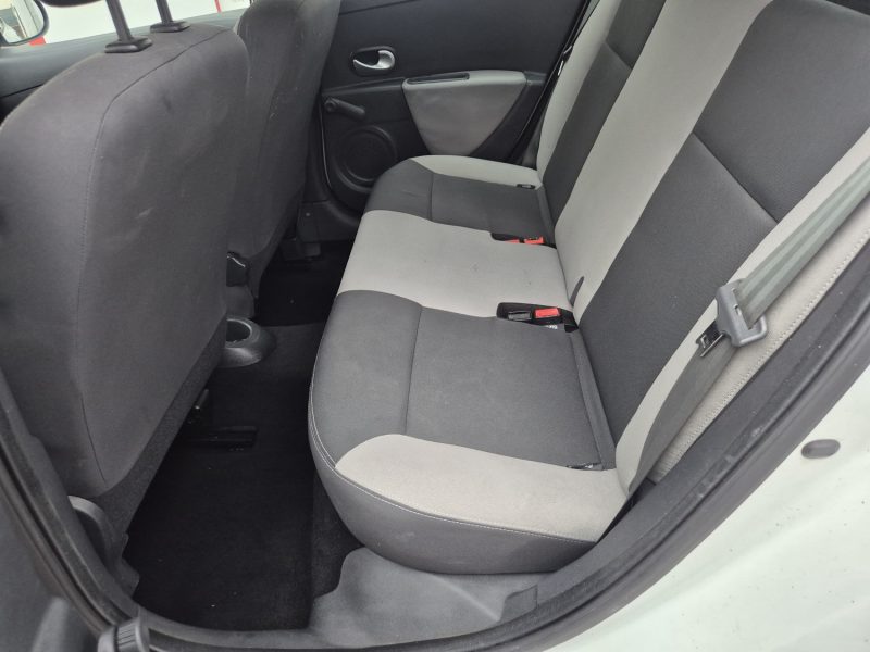 RENAULT CLIO III 1.2 16V 75 ECO2 AUTHENTIQUE 2011
