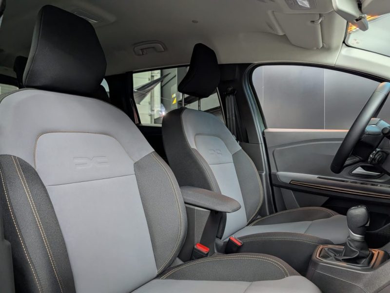 DACIA JOGGER 1.6 HYBRID 140 cv EXTREME 