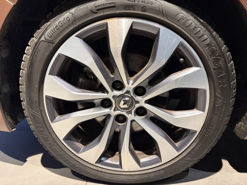 RENAULT MEGANE 4 1.5 DCI 115 EDC EDITION ONE - BOSE / SIEGE ELEC / AFFICHAGE TETE HAUTE / SELLERIE CUIR / SIEGES CHAUFFANTS 2021