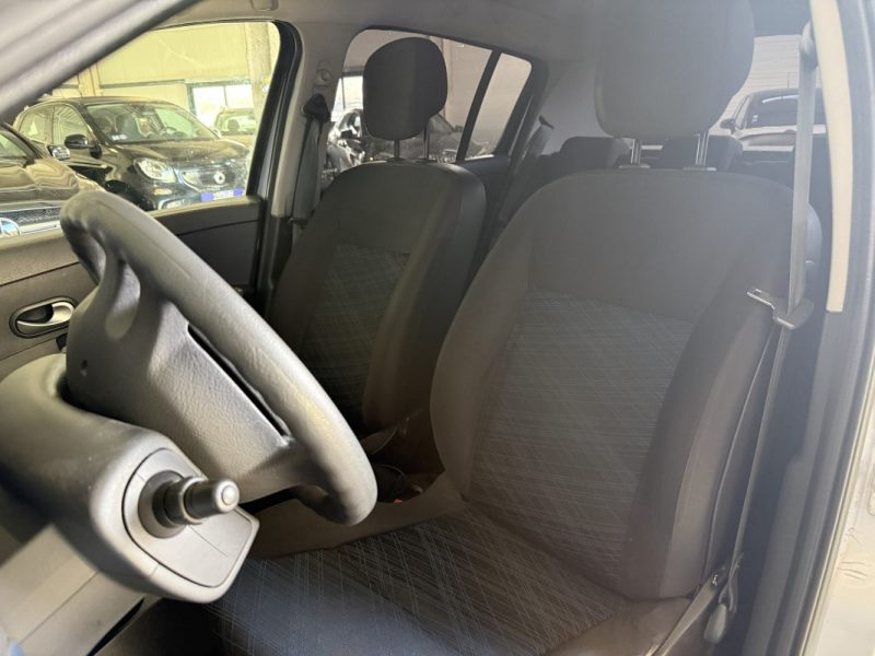 RENAULT CLIO 3 III 1.2L 100CH / CAR PLAY / ÉTAT PROPRE / FAIBLE KM / 83.000KM /  2008