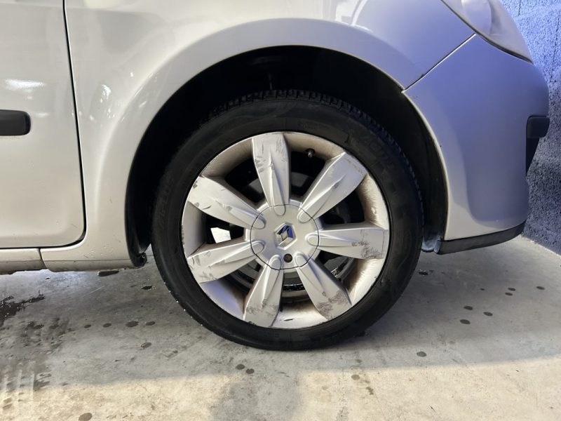 RENAULT CLIO 3 III 1.2L 100CH / CAR PLAY / ÉTAT PROPRE / FAIBLE KM / 83.000KM /  2008