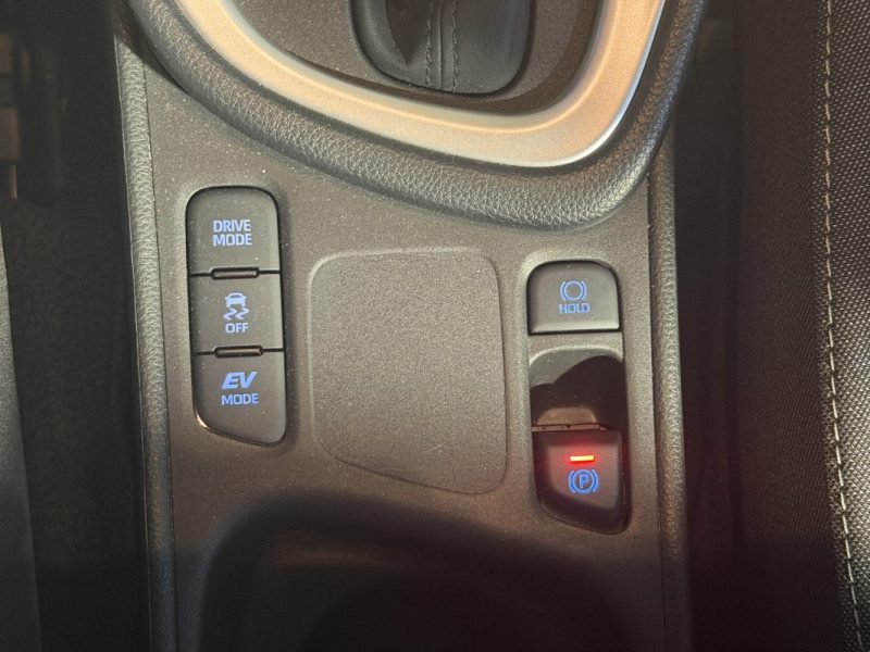 TOYOTA YARIS DYNAMIC BUISNESS 1.5 116cv HYBRID E-CVT BVA - 16 800 klm - 1er MAIN  