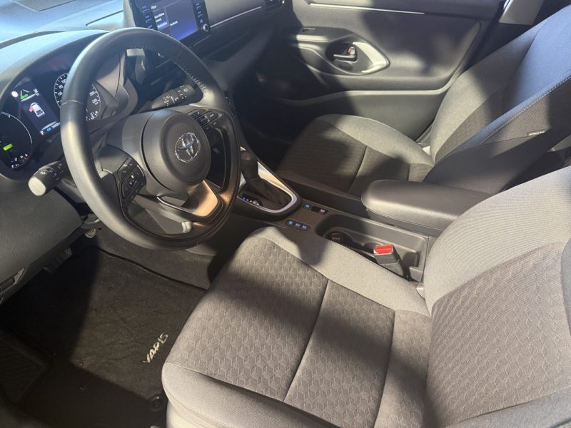 TOYOTA YARIS DYNAMIC BUISNESS 1.5 116cv HYBRID E-CVT BVA - 16 800 klm - 1er MAIN  