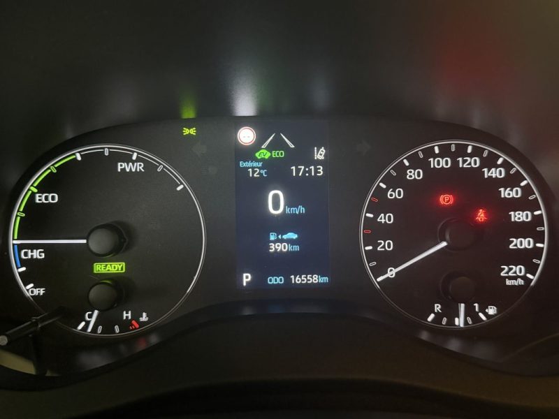 TOYOTA YARIS DYNAMIC BUISNESS 1.5 116cv HYBRID E-CVT BVA - 16 800 klm - 1er MAIN  