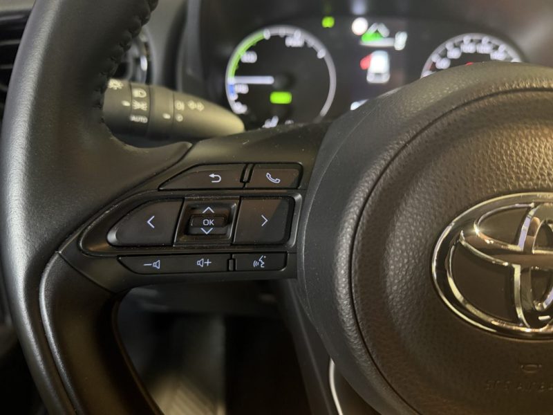 TOYOTA YARIS DYNAMIC BUISNESS 1.5 116cv HYBRID E-CVT BVA - 16 800 klm - 1er MAIN  