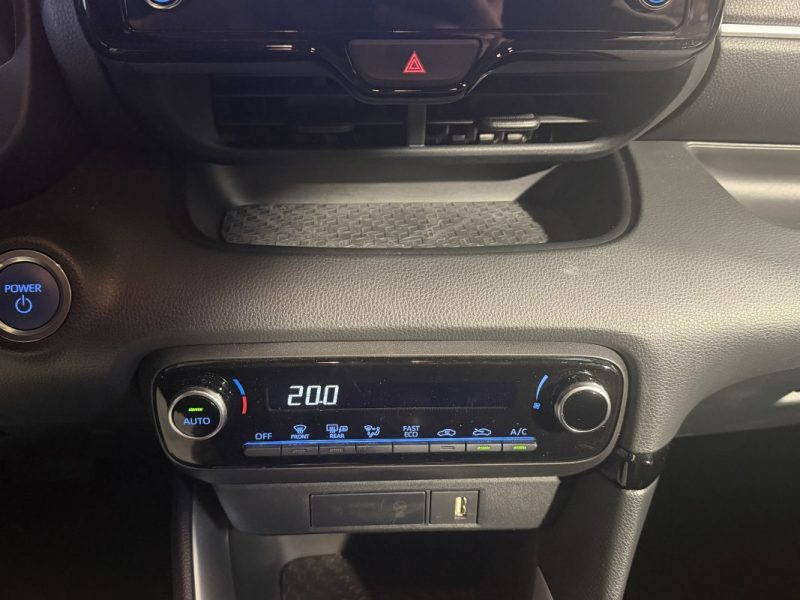 TOYOTA YARIS DYNAMIC BUISNESS 1.5 116cv HYBRID E-CVT BVA - 16 800 klm - 1er MAIN  