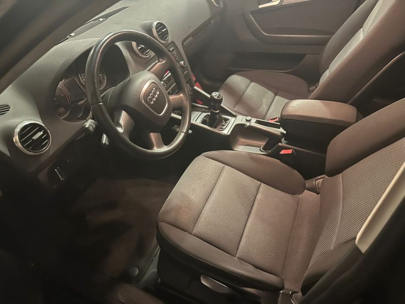 AUDI A3 8P 1.6 TDI AMBIANTE 105 CV 2010 1ere main