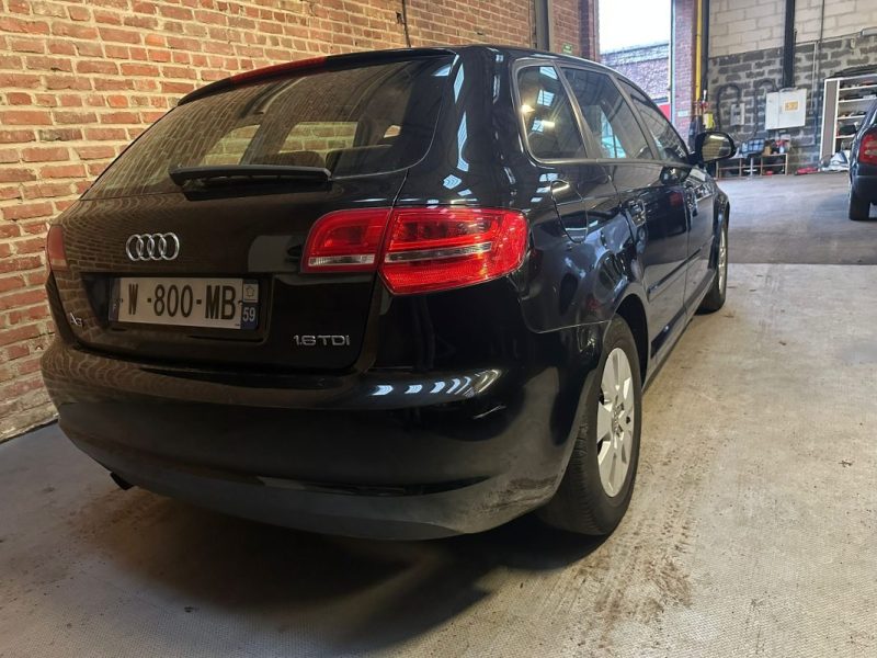 AUDI A3 8P 1.6 TDI AMBIANTE 105 CV 2010 1ere main