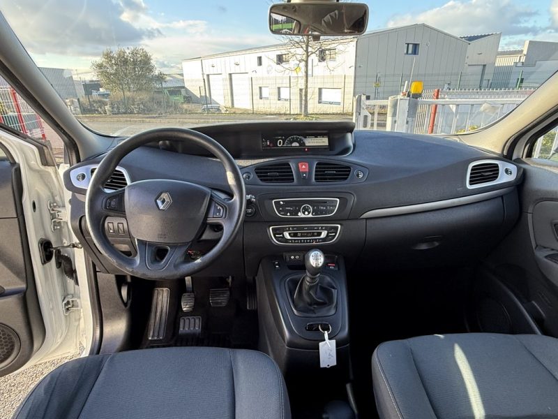RENAULT SCENICIII 1.5 DCI 110CH FAP DYNAMIQUE EURO5 7 PLACES 2011