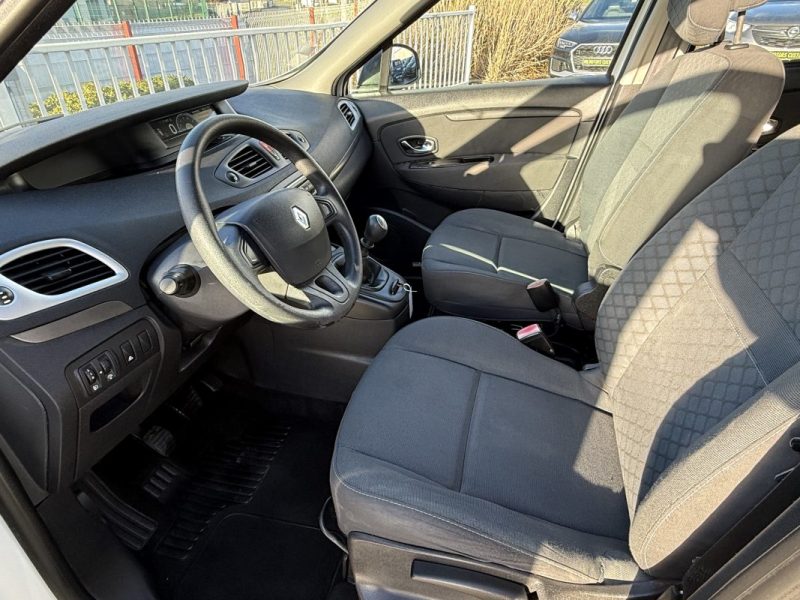 RENAULT SCENICIII 1.5 DCI 110CH FAP DYNAMIQUE EURO5 7 PLACES 2011