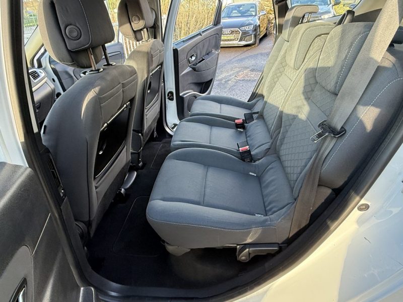 RENAULT SCENICIII 1.5 DCI 110CH FAP DYNAMIQUE EURO5 7 PLACES 2011