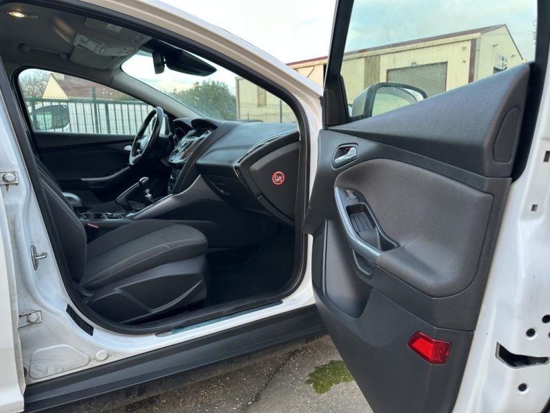 FORD FOCUS 1.6 TDCI 115 CH TITANIUM 