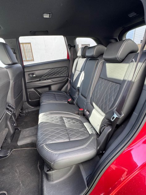 MITSUBISHI OUTLANDER III 2.4 HYBRID 4WD 224 CH TWIN MOTOR INSTYLE TOIT OUVRANT GARANTIE 12 MOIS 