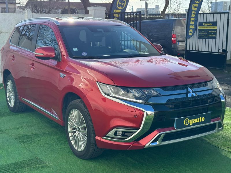 MITSUBISHI OUTLANDER III 2.4 HYBRID 4WD 224 CH TWIN MOTOR INSTYLE TOIT OUVRANT GARANTIE 12 MOIS 