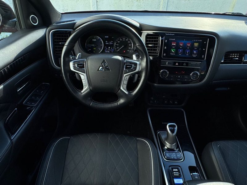 MITSUBISHI OUTLANDER III 2.4 HYBRID 4WD 224 CH TWIN MOTOR INSTYLE TOIT OUVRANT GARANTIE 12 MOIS 