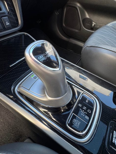 MITSUBISHI OUTLANDER III 2.4 HYBRID 4WD 224 CH TWIN MOTOR INSTYLE TOIT OUVRANT GARANTIE 12 MOIS 