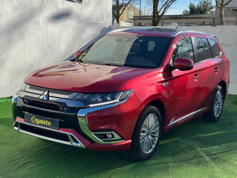 MITSUBISHI OUTLANDER III 2.4 HYBRID 4WD 224 CH TWIN MOTOR INSTYLE TOIT OUVRANT GARANTIE 12 MOIS 