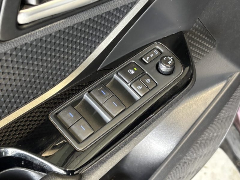 TOYOTA C-HR CHR HYBRIDES 2022 / CARPLAY / CAMERA DE RECUL / FEUX LED / REGULATEUR / ECRAN TACTILE