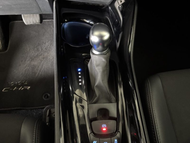 TOYOTA C-HR CHR HYBRIDES 2022 / CARPLAY / CAMERA DE RECUL / FEUX LED / REGULATEUR / ECRAN TACTILE