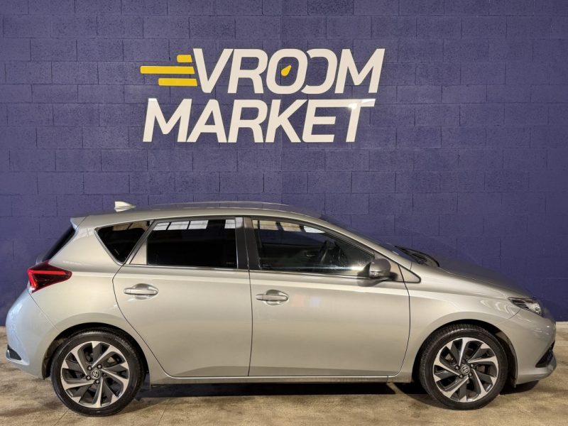TOYOTA AURIS TENDANCE PHASE 2 1.2 116cv - ATTELAGE - CAMERA DE RECUL - CUIR ALCANTARA - 73 000 klm  