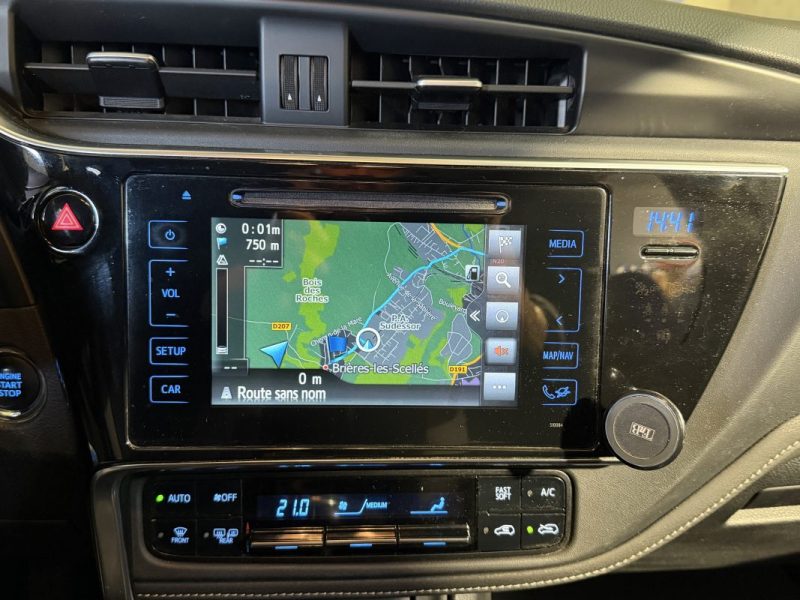 TOYOTA AURIS TENDANCE PHASE 2 1.2 116cv - ATTELAGE - CAMERA DE RECUL - CUIR ALCANTARA - 73 000 klm  