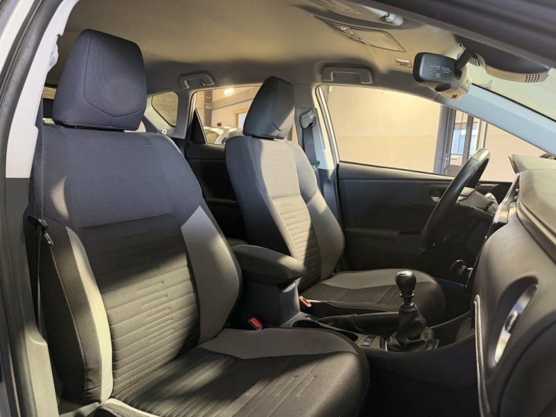 TOYOTA AURIS TENDANCE PHASE 2 1.2 116cv - ATTELAGE - CAMERA DE RECUL - CUIR ALCANTARA - 73 000 klm  