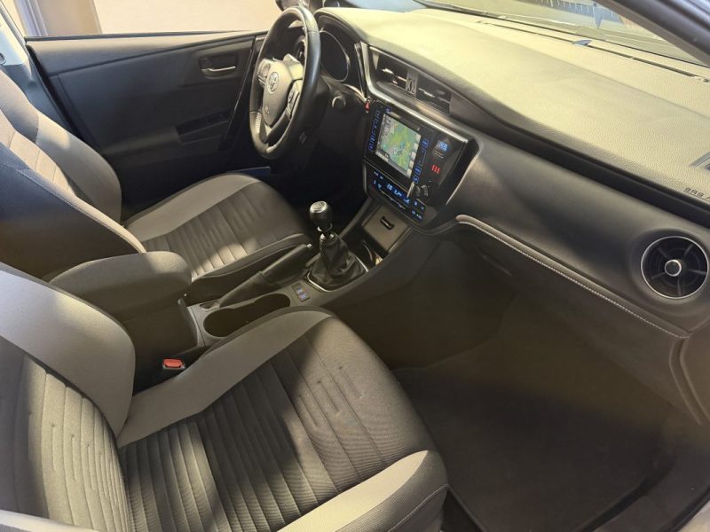 TOYOTA AURIS TENDANCE PHASE 2 1.2 116cv - ATTELAGE - CAMERA DE RECUL - CUIR ALCANTARA - 73 000 klm  