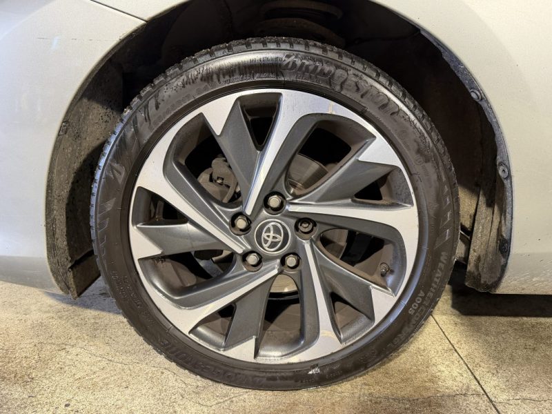 TOYOTA AURIS TENDANCE PHASE 2 1.2 116cv - ATTELAGE - CAMERA DE RECUL - CUIR ALCANTARA - 73 000 klm  