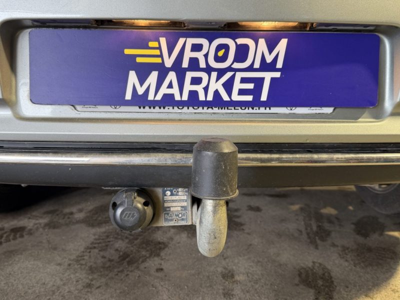 TOYOTA AURIS TENDANCE PHASE 2 1.2 116cv - ATTELAGE - CAMERA DE RECUL - CUIR ALCANTARA - 73 000 klm  