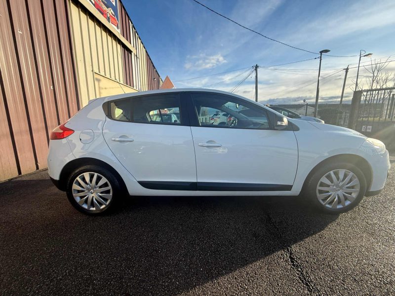 RENAULT MEGANE 3 PHASE  1.2I - 16V TCE TURBO 115CV 2013