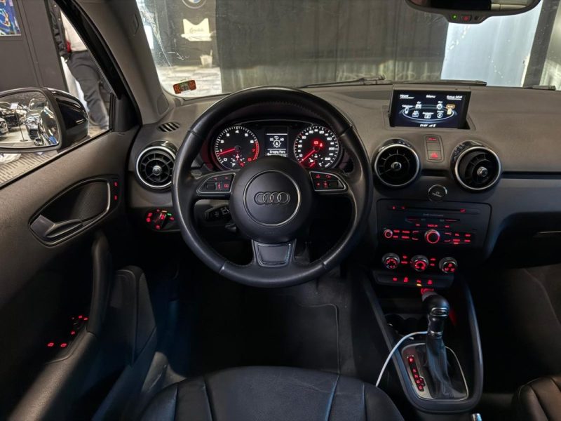 AUDI A1 1.4 TFSI 122 ch AMBITION LUXE S TRONIC 7 / AIDE AU PARKING AV+AR + SIEGES CUIR COMPLET /