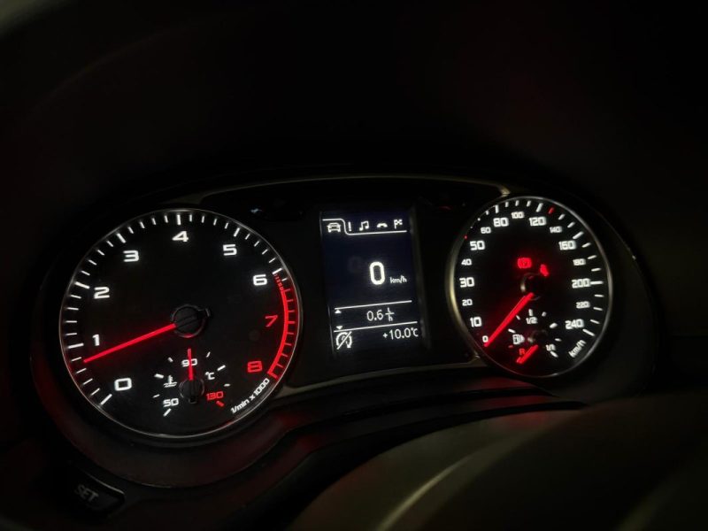 AUDI A1 1.4 TFSI 122 ch AMBITION LUXE S TRONIC 7 / AIDE AU PARKING AV+AR + SIEGES CUIR COMPLET /